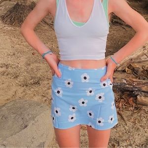 Princess Polly Flower Skirt - in good condition
Size XS
